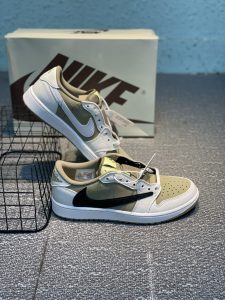 Travis Scott × Air Jordan 1 Low 全新配色「Reverse Mocha」