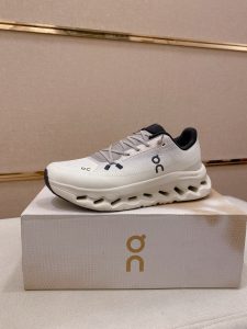 On昂跑 Cloudsurfer
