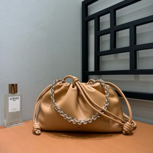 羅意威(Loewe)腋下包摩卡配色