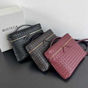 BV Soft Vanity 链条化妆包⛓️ 843819