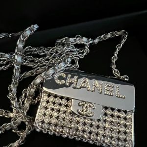 Chan*L小香满钻迷你金属小包