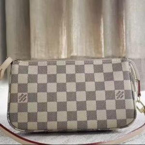 LV路易威登SPEEDY 30 SOFT小手拿