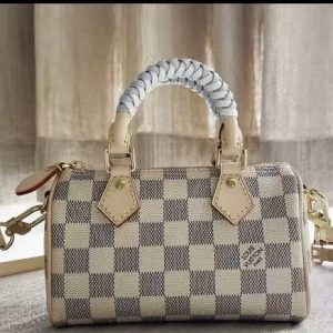 LV路易威登Pochette Accessories手拿包