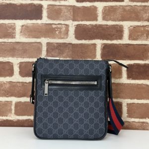 Gucci古馳壓紋双G男士斜背包