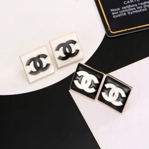 CHANEL香奈儿方形双c金属耳钉