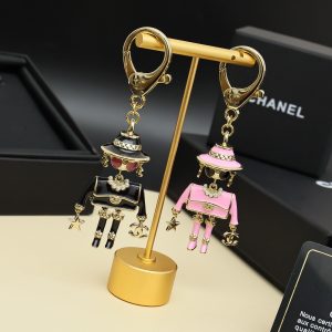 CHANEL香奈ㄦ机器人公仔包挂